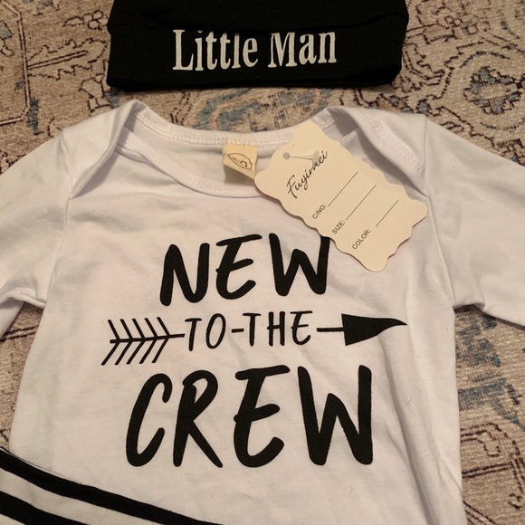 Newborn Baby Boy Outfit “New to The Crew” - Picture 3 of 5